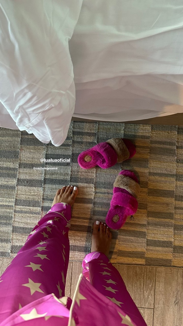 Camila Coelho Feet